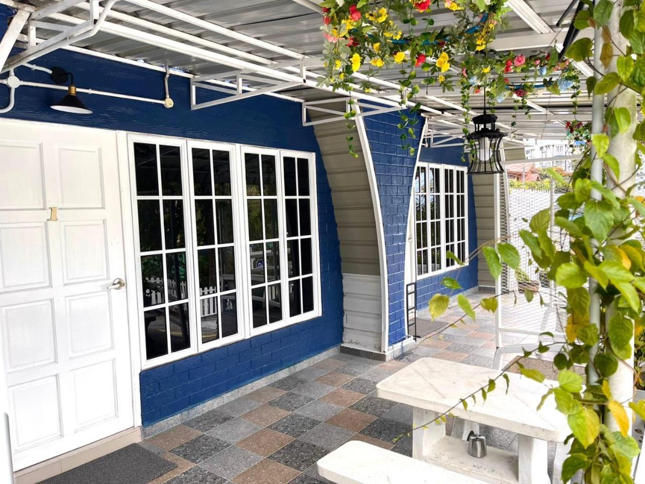 Blue Cabins By Pfordten Cottage Cameron Highlands Exterior foto