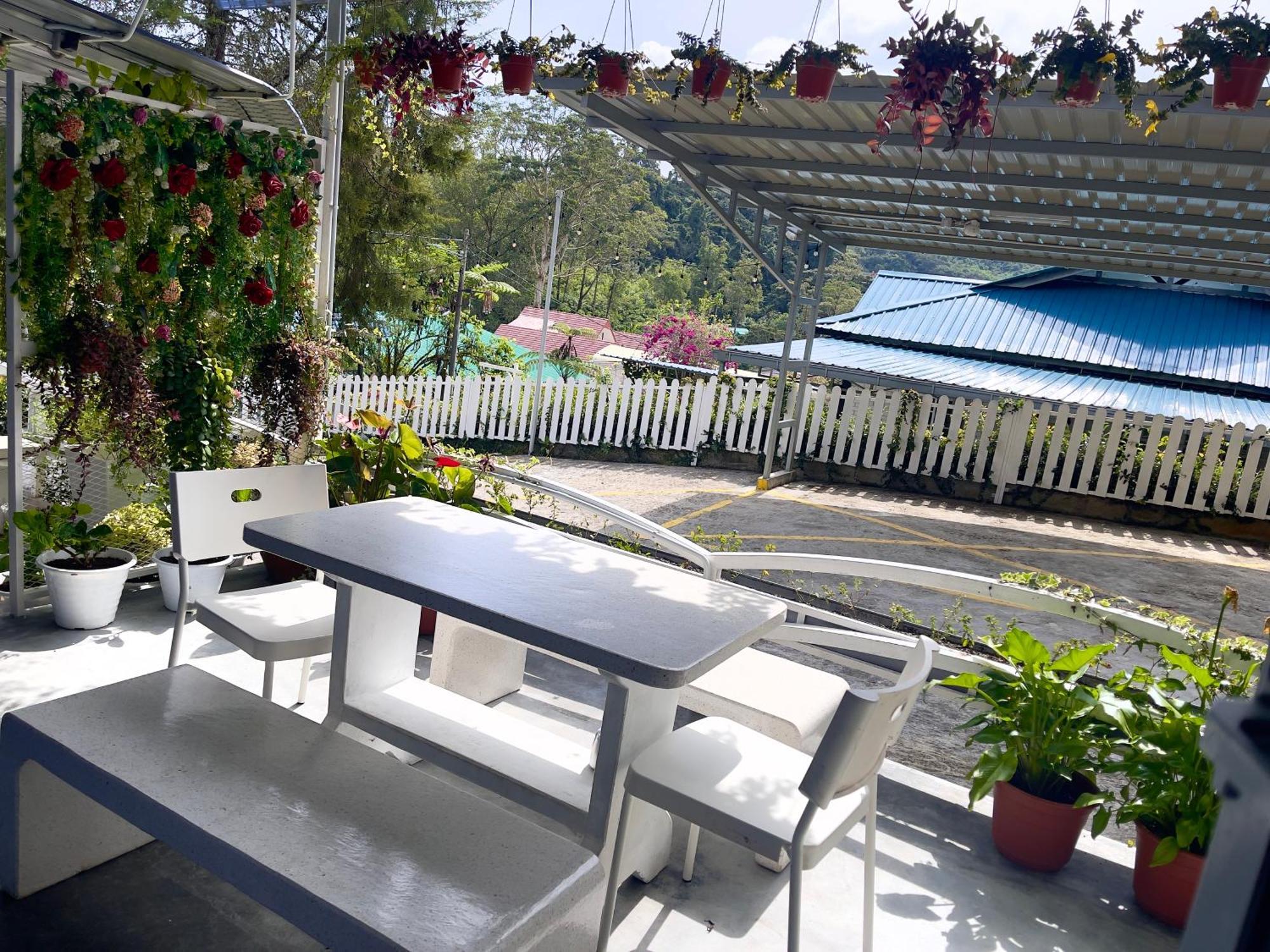 Blue Cabins By Pfordten Cottage Cameron Highlands Exterior foto